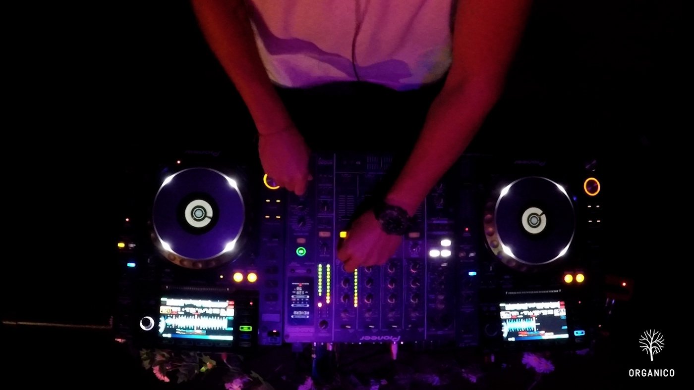 DJ Sessions - Live Session Performance 15